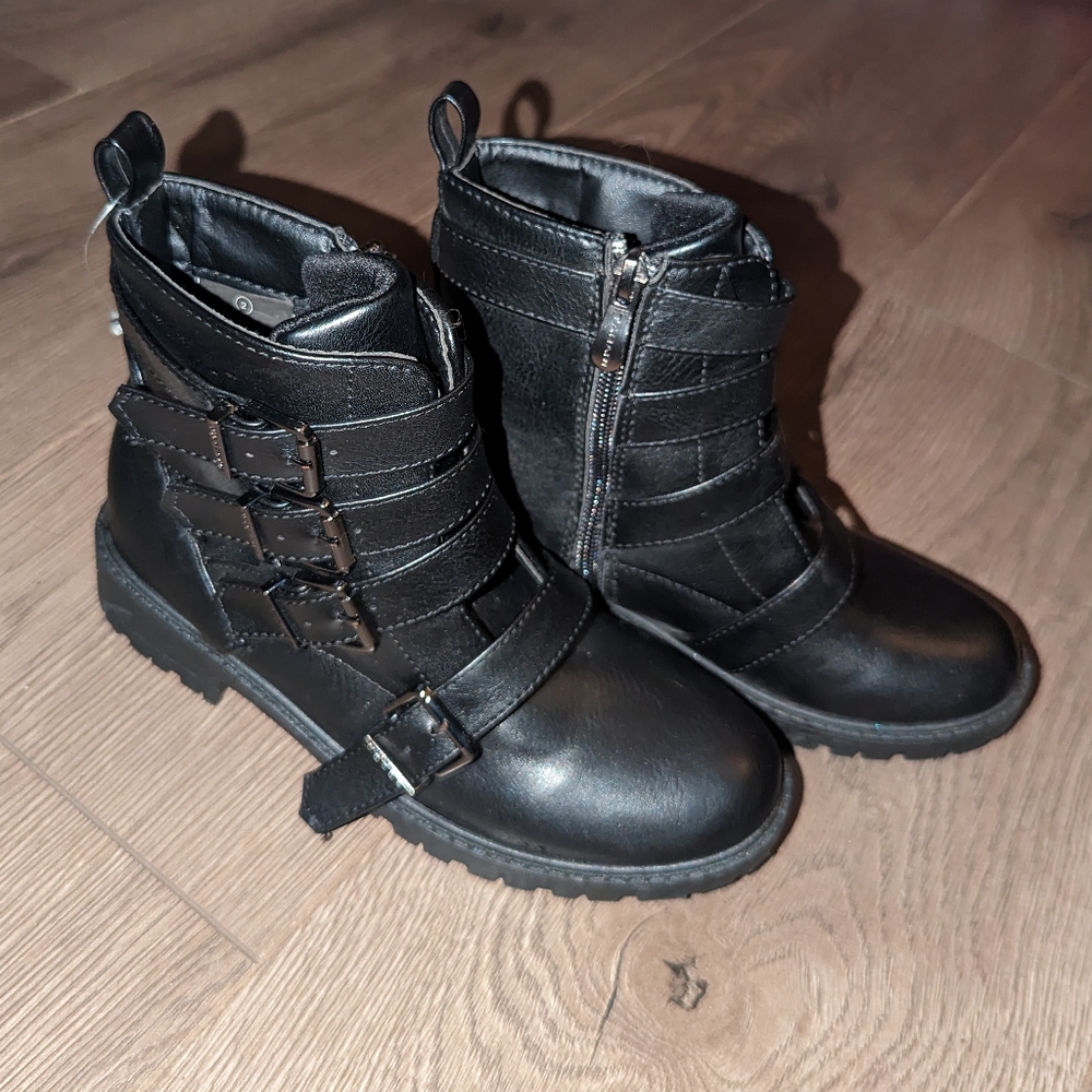 Kid's Tahari boots